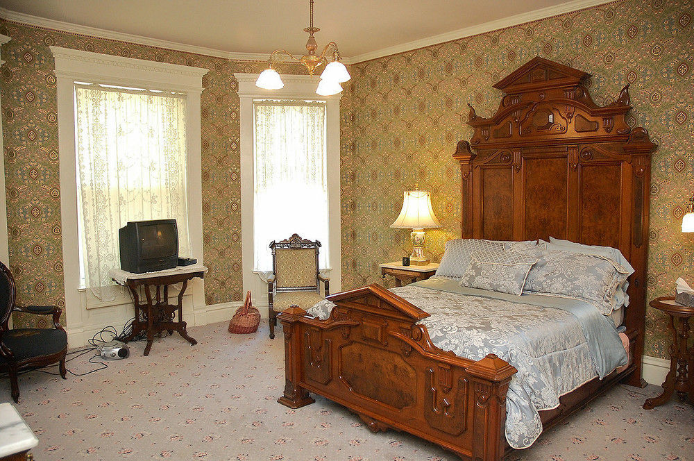 The Grand Anne Bed And Breakfast Keokuk Εξωτερικό φωτογραφία